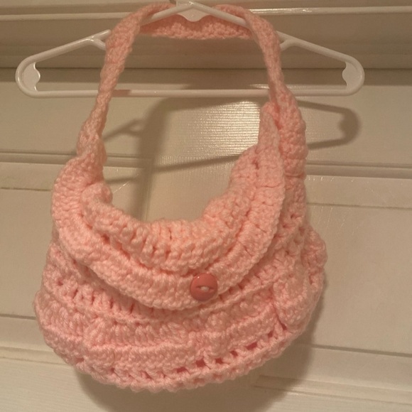 Small Kids Hand Made Crochet Pink Purse - Picture 1 of 3